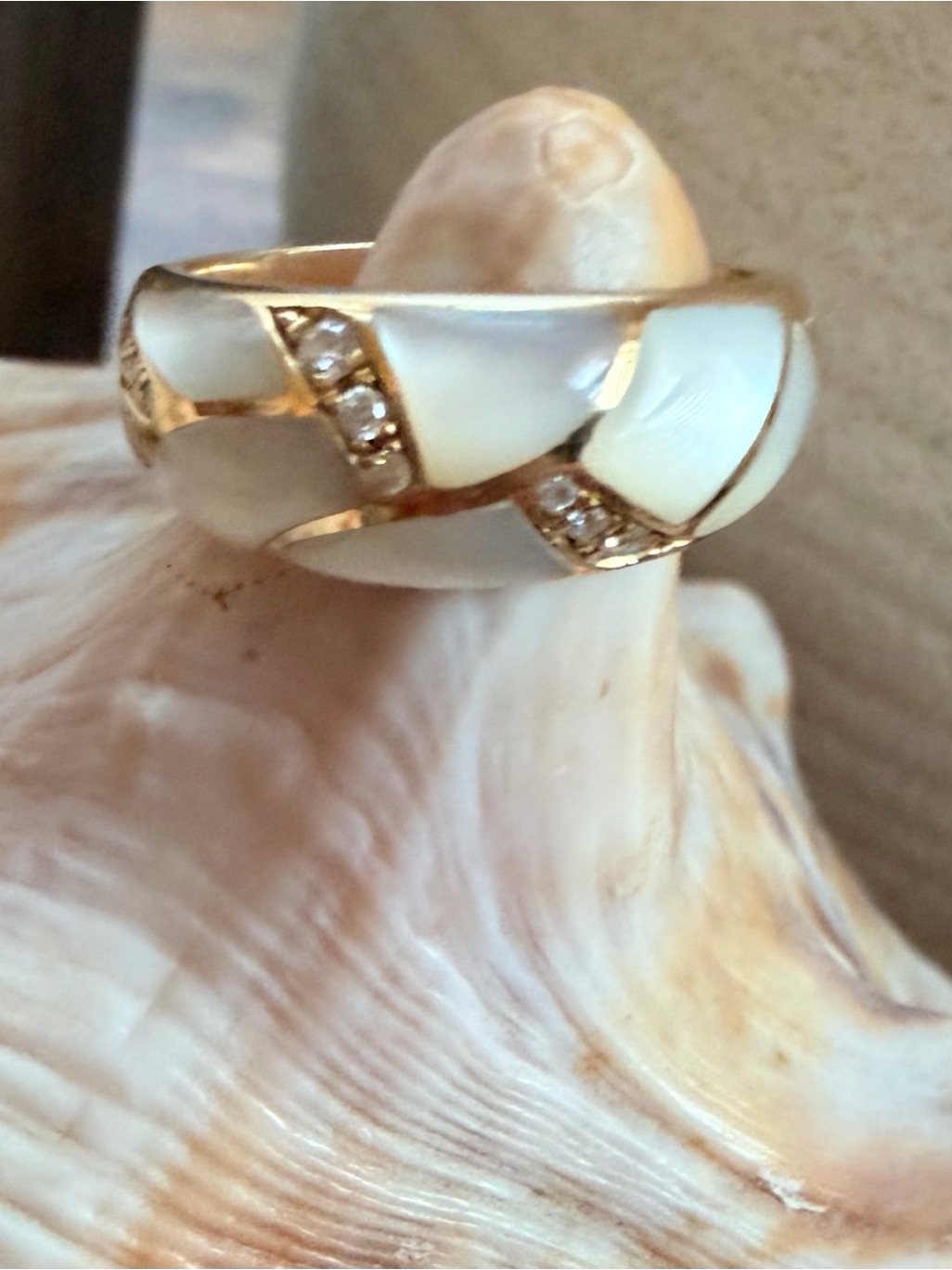 Kabana Mother Of Pearl  Diamond Ring 14k Gold